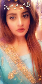 Arooj +971586300922